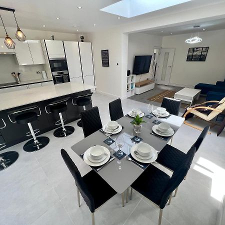 Wembley Stadium 5 Star Brand New Luxury Sleeps 14 With Parking Villa London Exterior photo