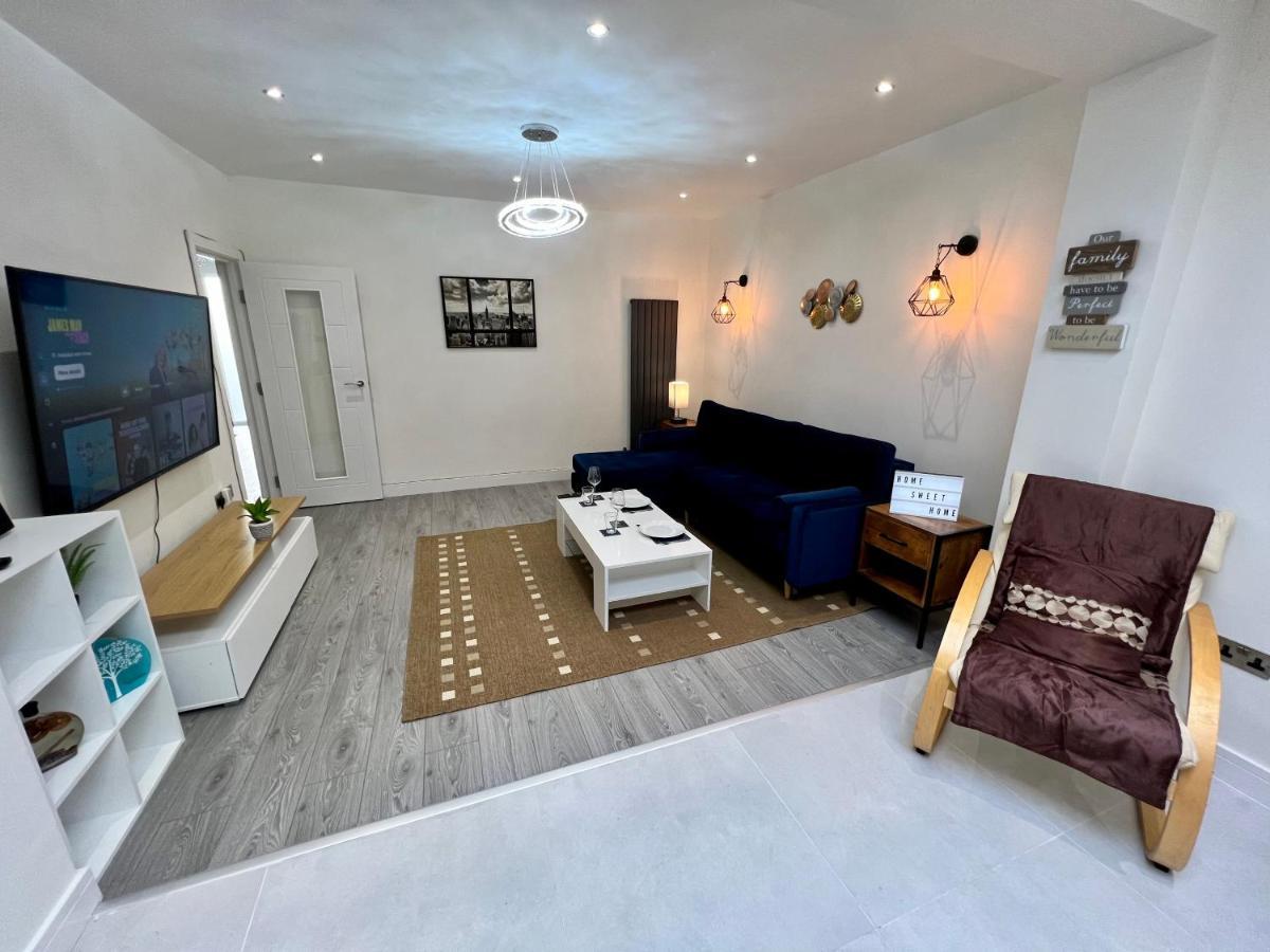 Wembley Stadium 5 Star Brand New Luxury Sleeps 14 With Parking Villa London Exterior photo