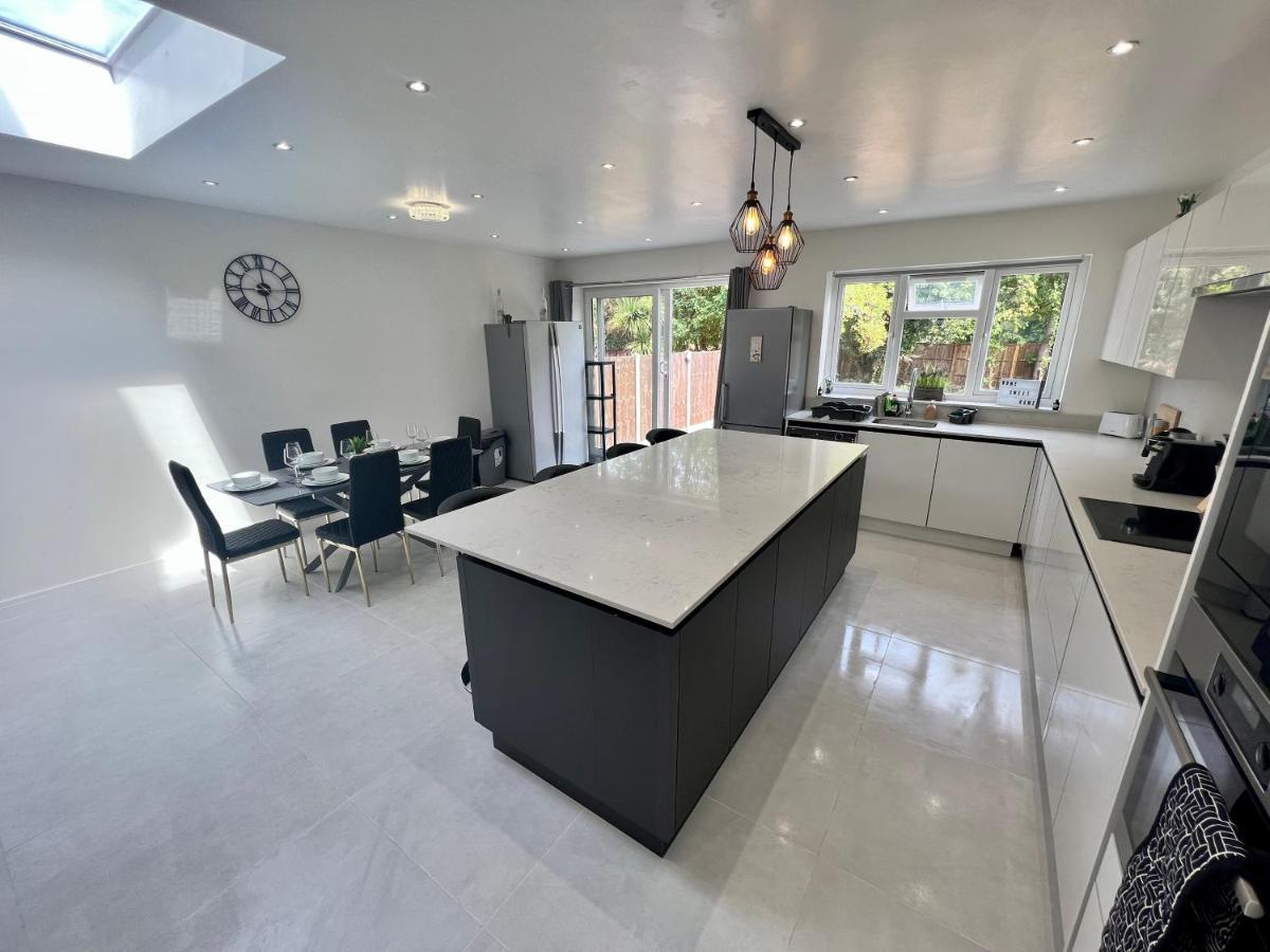 Wembley Stadium 5 Star Brand New Luxury Sleeps 14 With Parking Villa London Exterior photo