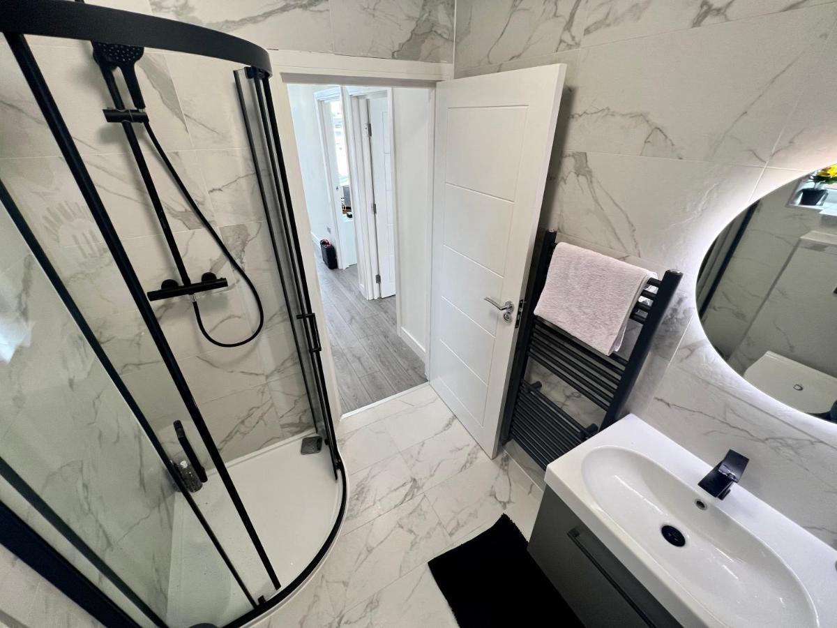 Wembley Stadium 5 Star Brand New Luxury Sleeps 14 With Parking Villa London Exterior photo